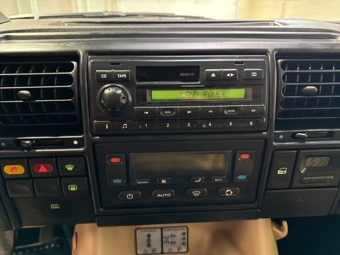 Used 2004 Land Rover Discovery SE AWD/4WD image 22
