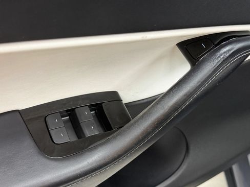 Used 2020 Tesla Model Y Performance AWD/4WD image 22
