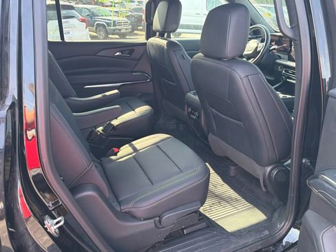 Used 2025 Chevrolet Traverse LT w/ LPO, Floor Liner Package AWD/4WD image 18