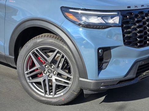 New 2026 Ford Explorer ST-Line w/ ST-Line Street Pack image 9