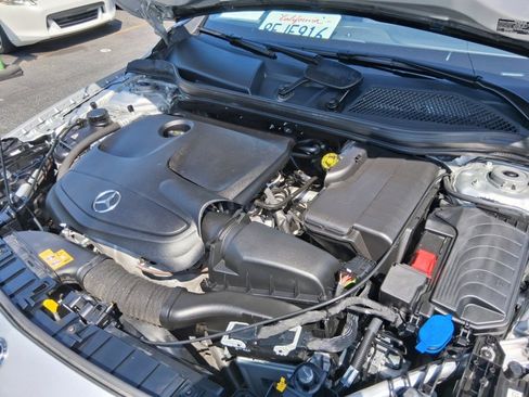 Used 2018 Mercedes-Benz GLA 250 4MATIC w/ Premium Package image 23