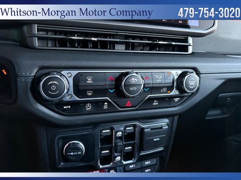 Used 2024 Jeep Wrangler Unlimited Rubicon w/ Technology Group image 31