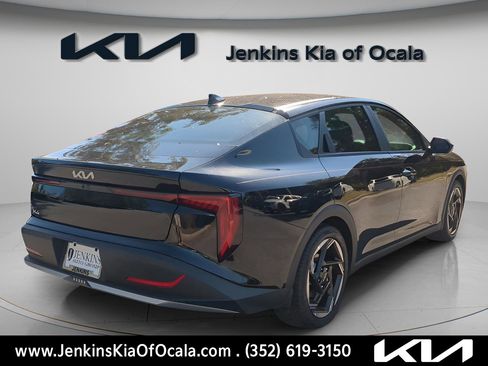 New 2025 Kia K4 EX image 3