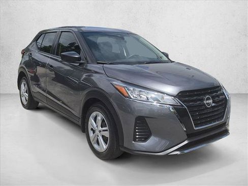 Used 2023 Nissan Kicks S FWD image 3
