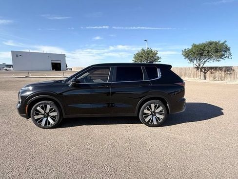Used 2025 Mitsubishi Outlander SE FWD image 8