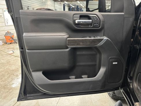 Used 2022 Chevrolet Silverado 2500 LTZ w/ LTZ Plus Package AWD/4WD image 9