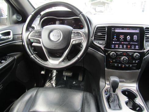 Used 2019 Jeep Grand Cherokee Limited AWD/4WD image 18