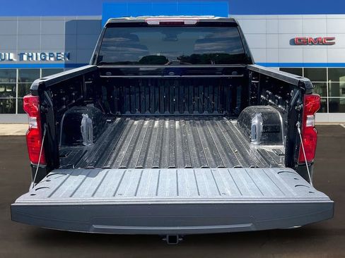 Used 2024 Chevrolet Silverado 1500 LT AWD/4WD image 7
