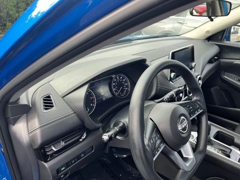Used 2025 Nissan Sentra SV image 34