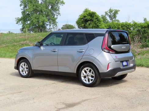 Certified 2024 Kia Soul LX w/ Option Group 015 FWD image 27