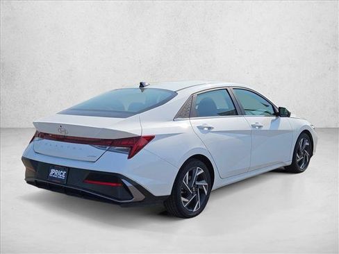 Used 2024 Hyundai Elantra Limited FWD image 6