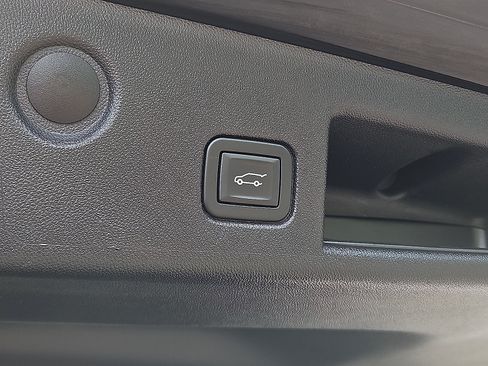 Used 2023 Chevrolet Equinox LT AWD/4WD image 29