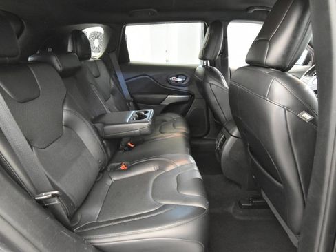 Used 2019 Jeep Cherokee High Altitude image 16