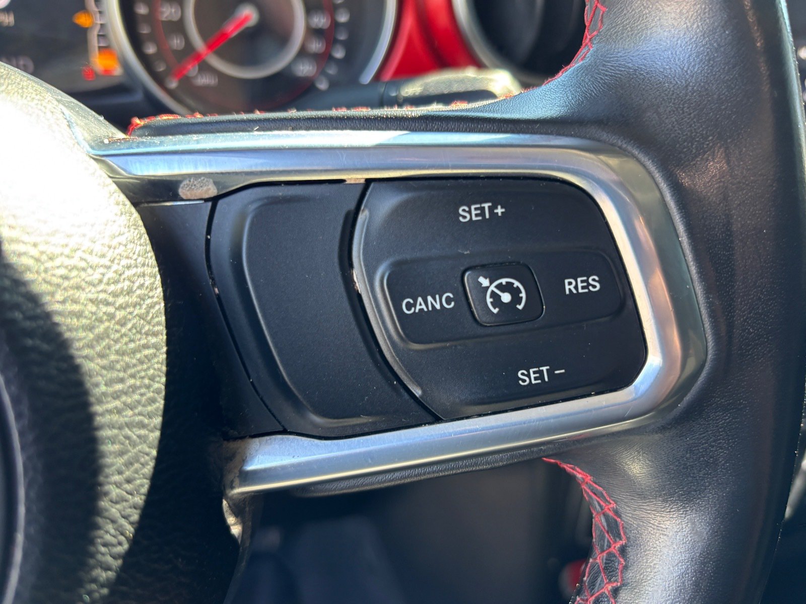 Used 2020 Jeep Gladiator Rubicon w/ Safety Group AWD/4WD image 23