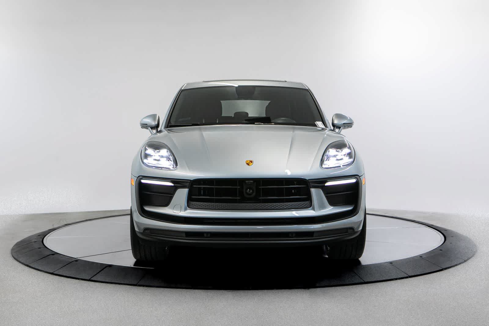 Used 2023 Porsche Macan AWD/4WD image 10