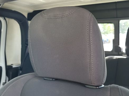 Used 2021 Jeep Gladiator Mojave AWD/4WD image 12