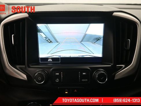 Used 2023 GMC Terrain SLT FWD image 18