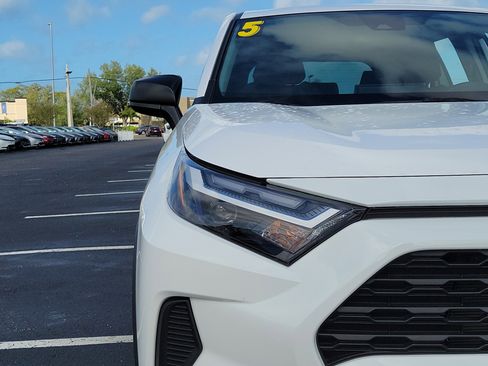 Used 2025 Toyota RAV4 LE image 7