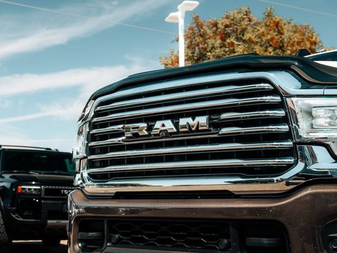 Used 2023 RAM 3500 Limited AWD/4WD image 10