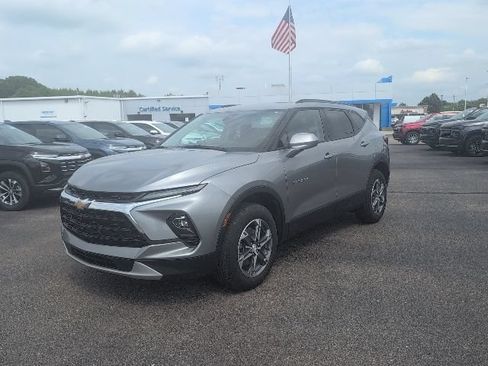Used 2024 Chevrolet Blazer LT w/ Convenience Package FWD image 1