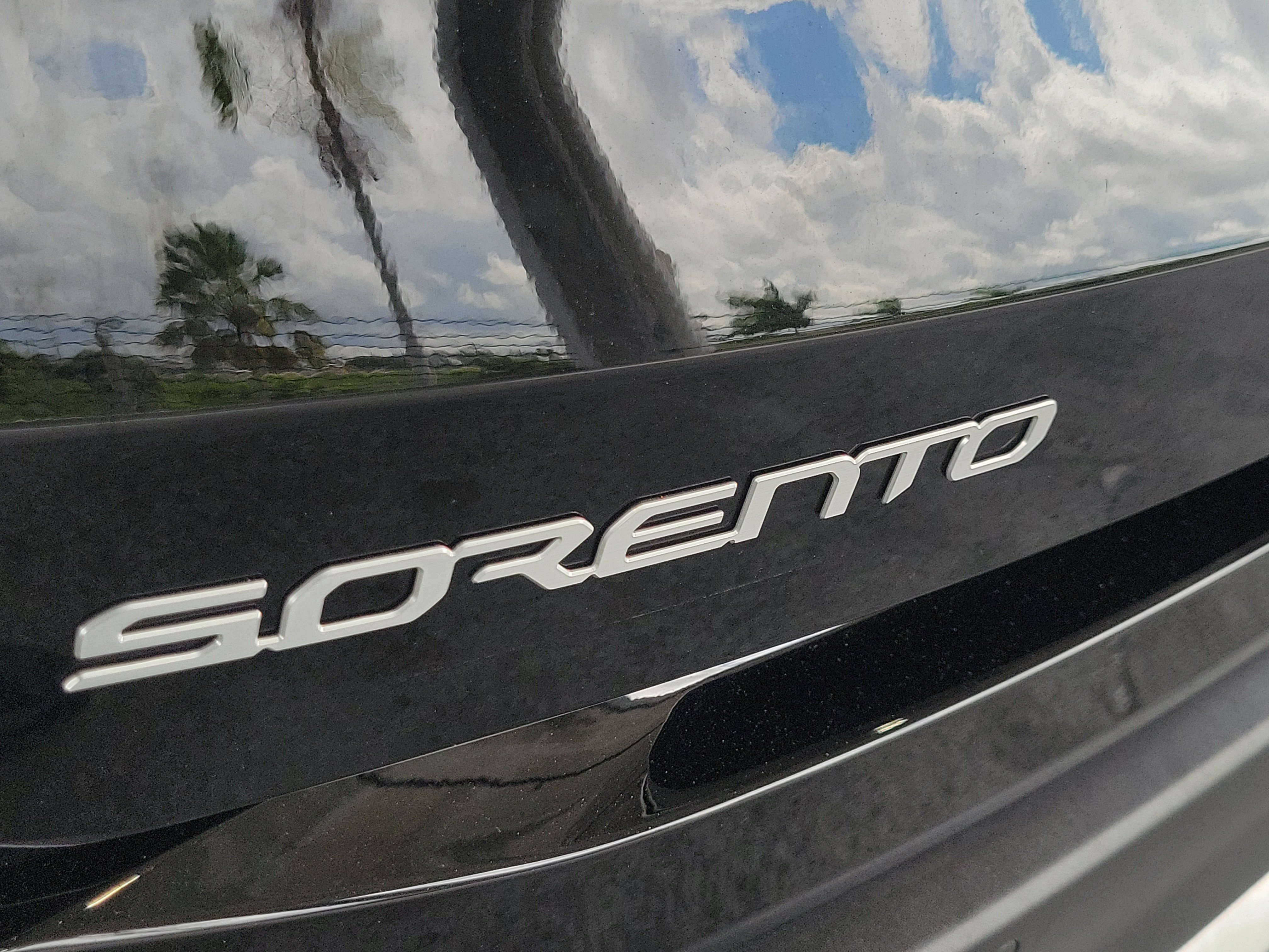 Used 2026 Kia Sorento S w/ S Panoramic Sunroof Package FWD image 7