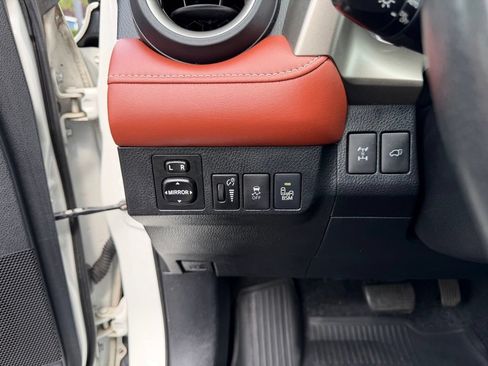 Used 2013 Toyota RAV4 Limited AWD/4WD image 17