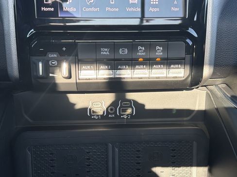 Used 2026 RAM 3500 Big Horn AWD/4WD image 7