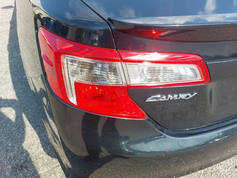 Used 2012 Toyota Camry SE FWD image 32