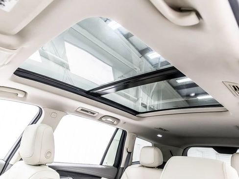 Used 2021 Cadillac XT6 Premium Luxury FWD image 17