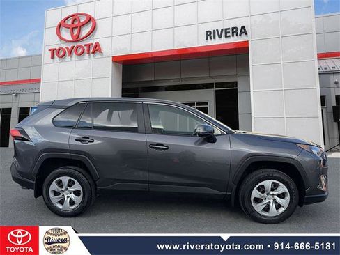 Certified 2022 Toyota RAV4 LE image 4