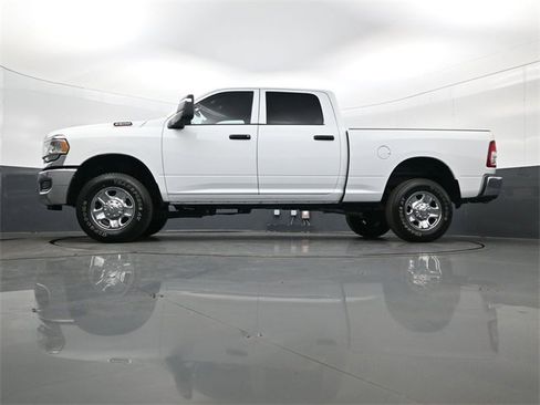 Used 2024 RAM 2500 Tradesman w/ Chrome Appearance Group image 29
