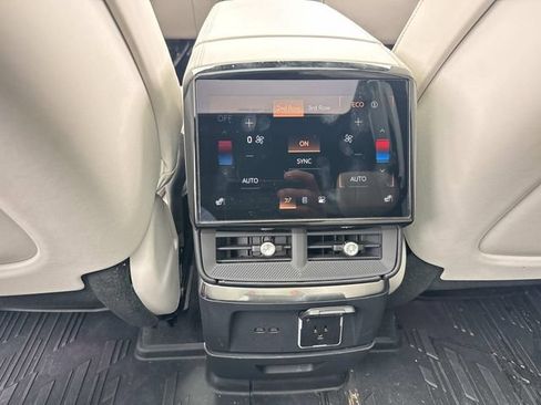 Used 2026 Cadillac Vistiq Sport AWD/4WD image 17