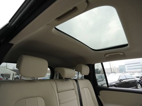 Used 2022 Mercedes-Benz GLB 250 4MATIC image 32
