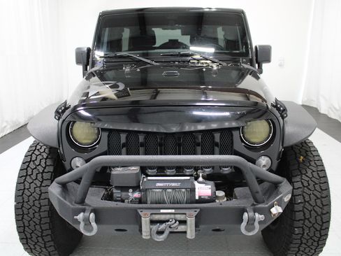 Used 2015 Jeep Wrangler Unlimited Sport w/ Quick Order Package 24S AWD/4WD image 3