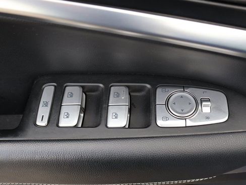 Used 2019 Genesis G70 2.0T Advanced image 41