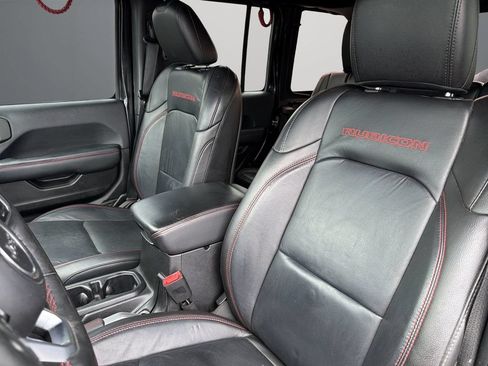 Used 2018 Jeep Wrangler Unlimited Rubicon AWD/4WD image 12