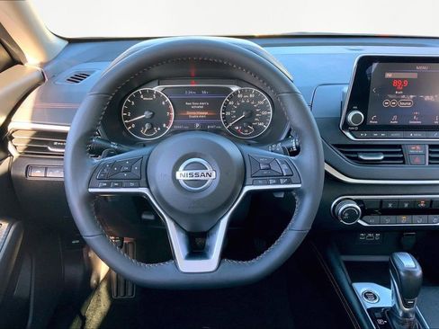 Used 2022 Nissan Altima 2.5 SR image 8