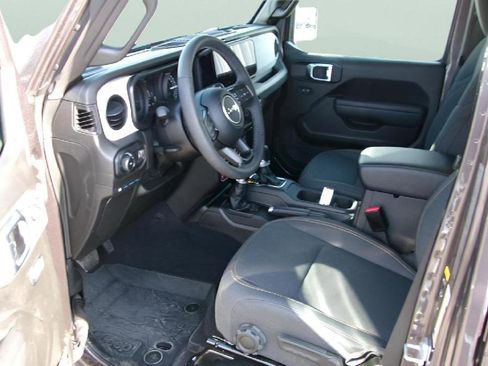 Used 2025 Jeep Wrangler Unlimited Sport S 4xe AWD/4WD image 9