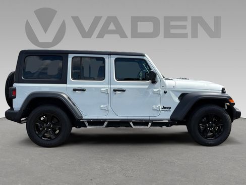 Used 2022 Jeep Wrangler Unlimited Sport AWD/4WD image 6