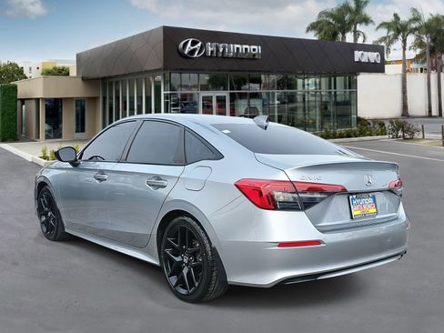 Used 2023 Honda Civic Sport image 5