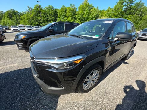 Used 2024 Toyota Corolla Cross L FWD image 2