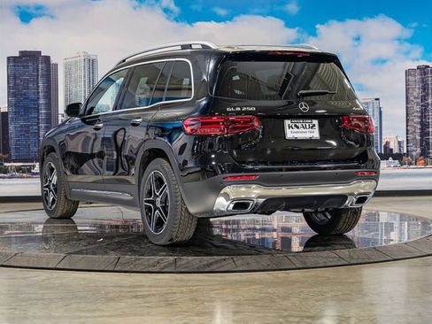 Used 2026 Mercedes-Benz GLB 250 4MATIC image 9