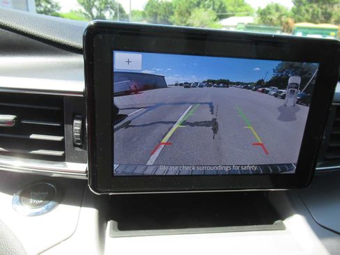 Used 2023 Ford Explorer XLT w/ Equipment Group 202A AWD/4WD image 31