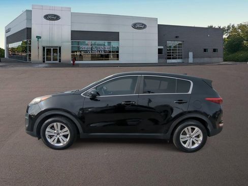 Used 2019 Kia Sportage LX image 6