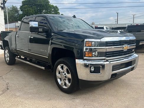 Used 2017 Chevrolet Silverado 2500 LTZ w/ Duramax Plus Package AWD/4WD image 4