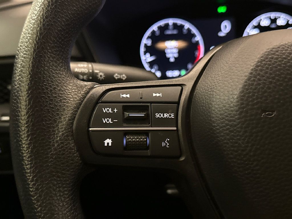 Used 2025 Honda CR-V LX image 29