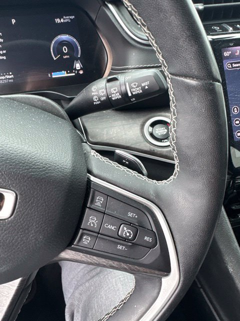 Used 2023 Jeep Grand Cherokee Limited AWD/4WD image 20