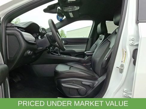 Used 2024 Jeep Compass Latitude AWD/4WD image 15