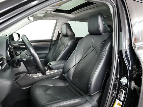 Used 2020 Toyota Highlander Limited image 49