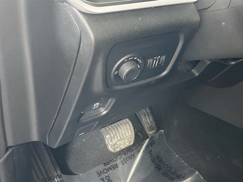 Used 2023 Jeep Grand Cherokee Laredo AWD/4WD image 10